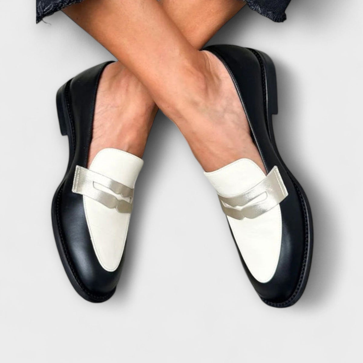 Xara™ | Mocasines Metalizados Negros