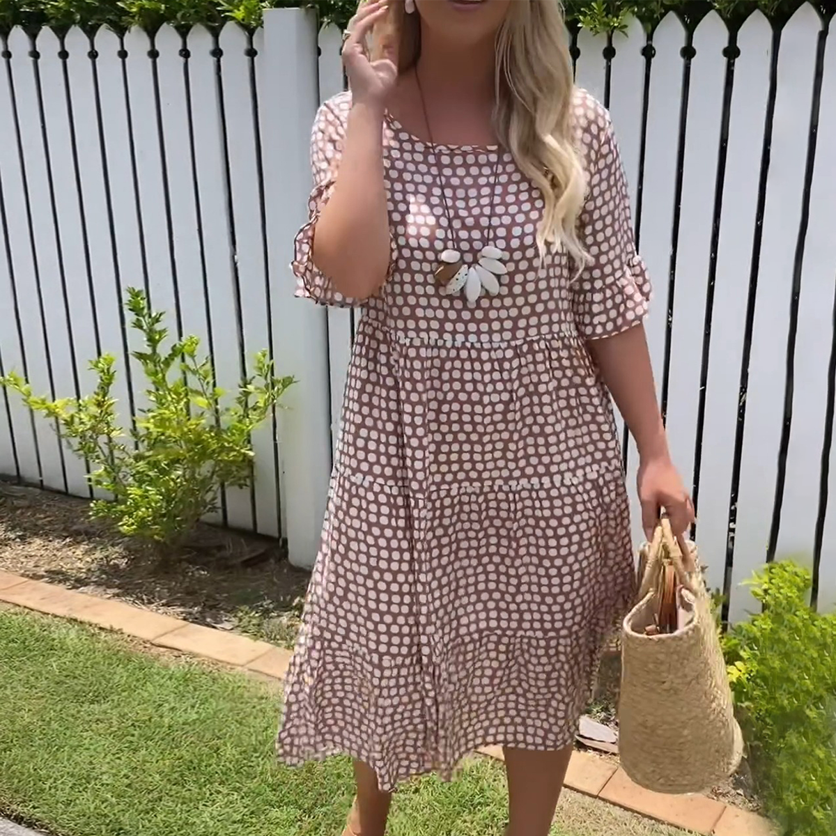 Nicola - Vestido Midi de Manga Corta